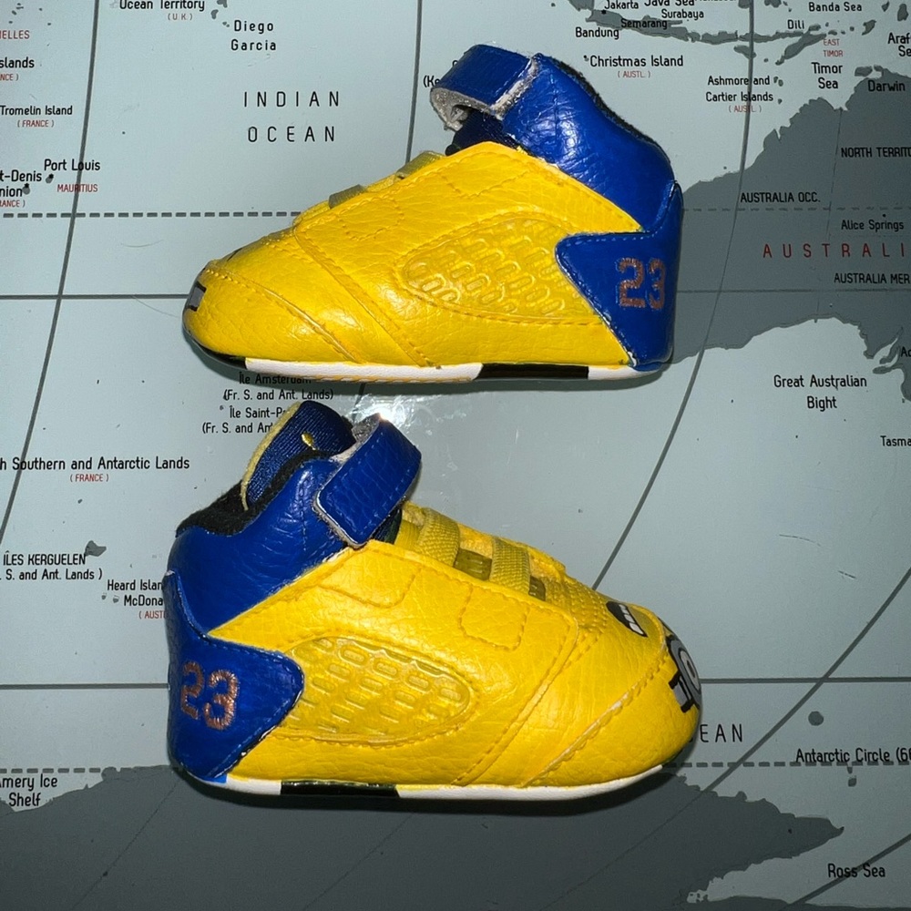 Infant custom minion jordan 5
